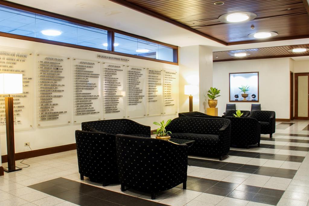 Готель Aim Conference Center Makati City Екстер'єр фото